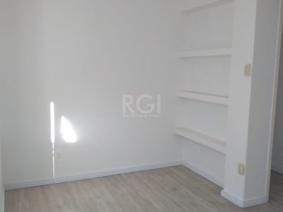 Apartamento à venda com 65m², 2 quartos no bairro Partenon em Porto Alegre - Foto 4