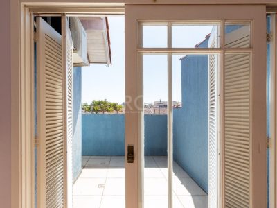 Casa à venda com 205m², 3 quartos, 1 suíte, 2 vagas no bairro Ipanema em Porto Alegre - Foto 26