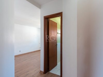 Casa à venda com 205m², 3 quartos, 1 suíte, 2 vagas no bairro Ipanema em Porto Alegre - Foto 35