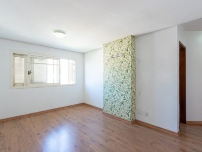 Casa à venda com 205m², 3 quartos, 1 suíte, 2 vagas no bairro Ipanema em Porto Alegre - Foto 32