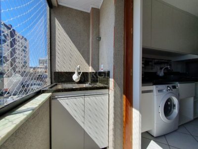 Apartamento à venda com 77m², 2 quartos, 1 suíte, 2 vagas no bairro Centro em Capão da Canoa - Foto 3