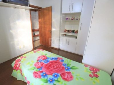 Casa à venda com 395m², 3 quartos, 3 suítes, 2 vagas no bairro Santana em Porto Alegre - Foto 17