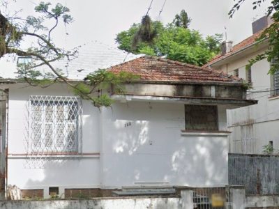 Casa à venda com 330m², 3 quartos, 3 vagas no bairro Petrópolis em Porto Alegre - Foto 2