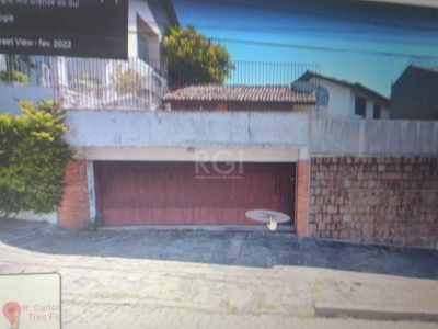 Casa à venda com 270m², 4 quartos, 1 suíte, 2 vagas no bairro Três Figueiras em Porto Alegre - Foto 14