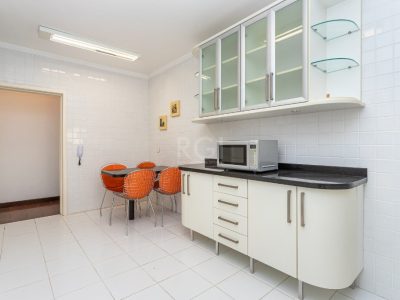 Apartamento à venda com 190m², 3 quartos, 1 suíte, 2 vagas no bairro Higienópolis em Porto Alegre - Foto 37