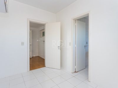 Apartamento à venda com 190m², 3 quartos, 1 suíte, 2 vagas no bairro Higienópolis em Porto Alegre - Foto 45