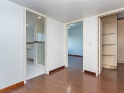 Apartamento à venda com 190m², 3 quartos, 1 suíte, 2 vagas no bairro Higienópolis em Porto Alegre - Foto 17