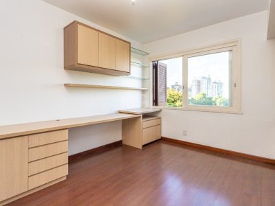 Apartamento à venda com 190m², 3 quartos, 1 suíte, 2 vagas no bairro Higienópolis em Porto Alegre - Foto 18