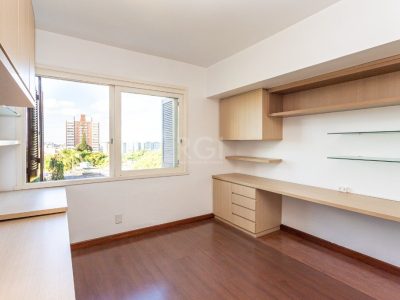 Apartamento à venda com 190m², 3 quartos, 1 suíte, 2 vagas no bairro Higienópolis em Porto Alegre - Foto 19