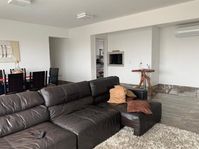 Apartamento à venda com 158m², 4 quartos, 4 suítes, 3 vagas no bairro Menino Deus em Porto Alegre - Foto 12