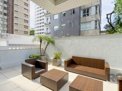 Apartamento à venda com 105m², 2 quartos, 2 suítes, 2 vagas no bairro Petrópolis em Porto Alegre - Foto 26