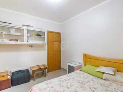 Casa à venda com 510m², 5 quartos, 1 suíte, 10 vagas no bairro Glória em Porto Alegre - Foto 15