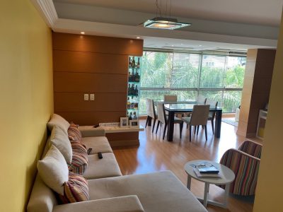 Apartamento à venda com 121m², 3 quartos, 1 suíte, 1 vaga no bairro Higienópolis em Porto Alegre - Foto 2