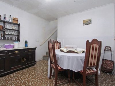 Casa à venda com 160m², 4 quartos, 1 suíte, 3 vagas no bairro Medianeira em Porto Alegre - Foto 21