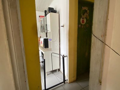 Casa à venda com 300m², 2 quartos, 2 vagas no bairro Partenon em Porto Alegre - Foto 9