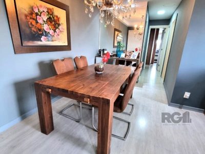 Apartamento à venda com 83m², 3 quartos, 1 suíte, 2 vagas no bairro Vila Ipiranga em Porto Alegre - Foto 4