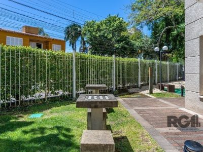 Apartamento à venda com 83m², 3 quartos, 1 suíte, 2 vagas no bairro Vila Ipiranga em Porto Alegre - Foto 16