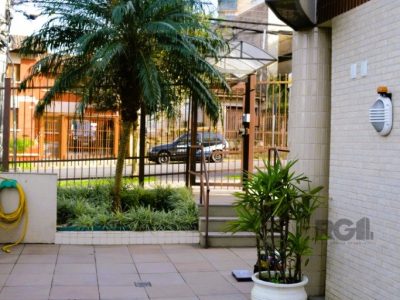 Apartamento à venda com 77m², 2 quartos, 1 suíte, 2 vagas no bairro Petrópolis em Porto Alegre - Foto 6