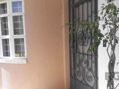 Casa à venda com 350m², 3 quartos, 1 suíte no bairro Petrópolis em Porto Alegre - Foto 2