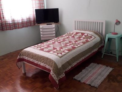 Casa à venda com 350m², 3 quartos, 1 suíte no bairro Petrópolis em Porto Alegre - Foto 19