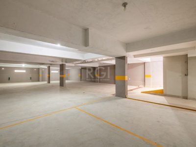 Cobertura à venda com 243m², 3 quartos, 1 suíte, 2 vagas no bairro Higienópolis em Porto Alegre - Foto 25