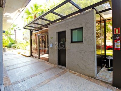 Apartamento à venda com 261m², 3 quartos, 3 suítes, 4 vagas no bairro Petrópolis em Porto Alegre - Foto 33