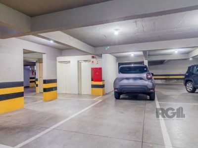 Apartamento à venda com 88m², 3 quartos, 1 suíte, 2 vagas no bairro Petrópolis em Porto Alegre - Foto 16