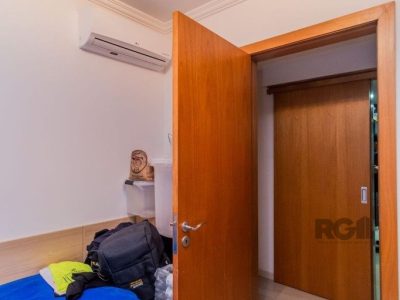 Apartamento à venda com 88m², 3 quartos, 1 suíte, 2 vagas no bairro Petrópolis em Porto Alegre - Foto 9