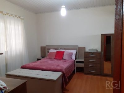 Casa à venda com 300m², 3 quartos, 1 suíte, 5 vagas no bairro Partenon em Porto Alegre - Foto 29