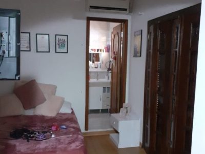 Casa à venda com 300m², 3 quartos, 1 suíte, 5 vagas no bairro Partenon em Porto Alegre - Foto 36