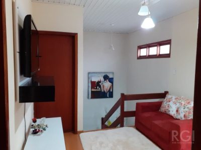 Casa à venda com 300m², 3 quartos, 1 suíte, 5 vagas no bairro Partenon em Porto Alegre - Foto 37