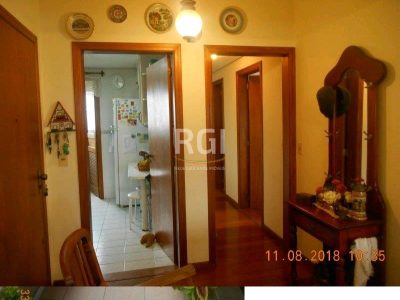 Apartamento à venda com 137m², 3 quartos, 1 suíte, 2 vagas no bairro Petrópolis em Porto Alegre - Foto 6