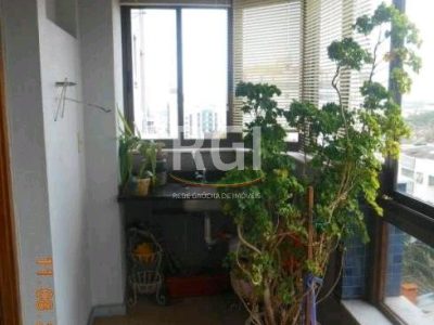 Apartamento à venda com 137m², 3 quartos, 1 suíte, 2 vagas no bairro Petrópolis em Porto Alegre - Foto 12