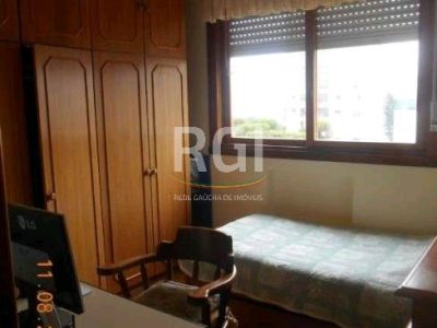 Apartamento à venda com 137m², 3 quartos, 1 suíte, 2 vagas no bairro Petrópolis em Porto Alegre - Foto 14