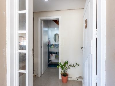 Casa à venda com 162m², 3 quartos, 2 suítes, 4 vagas no bairro Tristeza em Porto Alegre - Foto 4