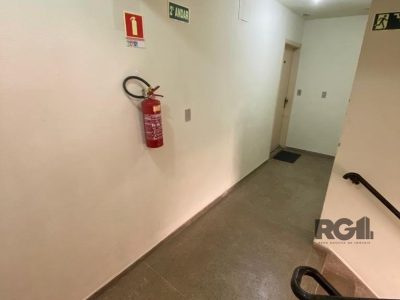 Cobertura à venda com 109m², 3 quartos, 1 suíte, 2 vagas no bairro Santana em Porto Alegre - Foto 26