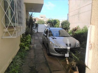 Casa à venda com 159m², 3 quartos, 3 vagas no bairro Menino Deus em Porto Alegre - Foto 2