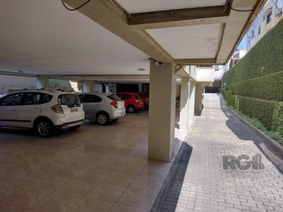 Cobertura à venda com 108m², 2 quartos, 1 suíte, 1 vaga no bairro Menino Deus em Porto Alegre - Foto 2