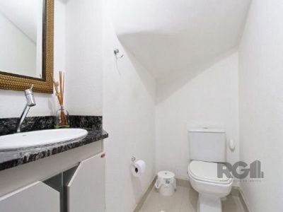 Casa à venda com 158m², 3 quartos, 1 suíte, 2 vagas no bairro Tristeza em Porto Alegre - Foto 10