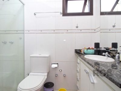 Casa à venda com 158m², 3 quartos, 1 suíte, 2 vagas no bairro Tristeza em Porto Alegre - Foto 33