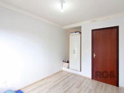 Casa à venda com 158m², 3 quartos, 1 suíte, 2 vagas no bairro Tristeza em Porto Alegre - Foto 37