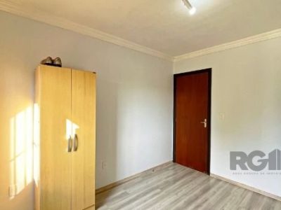 Casa à venda com 158m², 3 quartos, 1 suíte, 2 vagas no bairro Tristeza em Porto Alegre - Foto 39