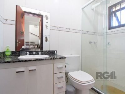 Casa à venda com 158m², 3 quartos, 1 suíte, 2 vagas no bairro Tristeza em Porto Alegre - Foto 43