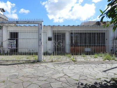 Casa à venda com 110m², 4 quartos, 1 suíte, 4 vagas no bairro Jardim Itu em Porto Alegre - Foto 24