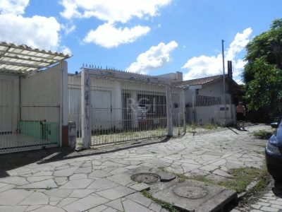 Casa à venda com 110m², 4 quartos, 1 suíte, 4 vagas no bairro Jardim Itu em Porto Alegre - Foto 26