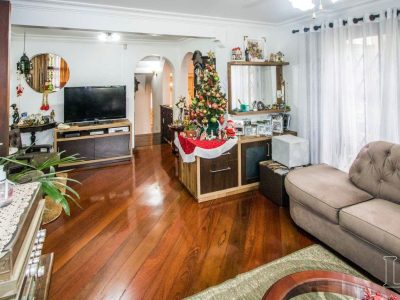 Casa à venda com 485m², 4 quartos, 1 suíte, 3 vagas no bairro Cristal em Porto Alegre - Foto 13