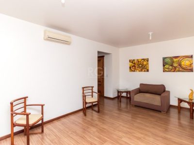 Apartamento à venda com 93m², 2 quartos, 1 vaga no bairro Petrópolis em Porto Alegre - Foto 2