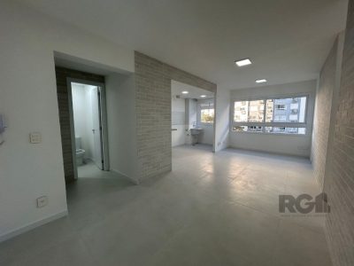 Apartamento à venda com 81m², 3 quartos, 1 suíte, 2 vagas no bairro Jardim Lindóia em Porto Alegre - Foto 3