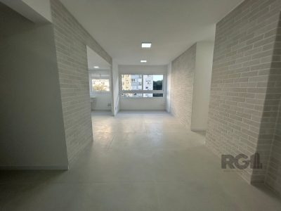 Apartamento à venda com 81m², 3 quartos, 1 suíte, 2 vagas no bairro Jardim Lindóia em Porto Alegre - Foto 4