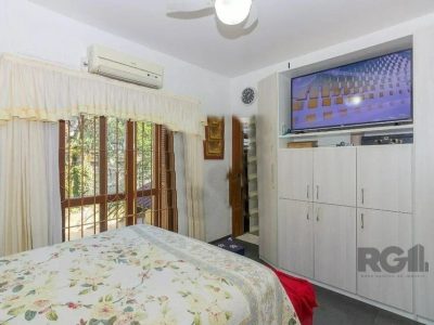 Casa à venda com 350m², 4 quartos, 1 suíte, 3 vagas no bairro Passo d'Areia em Porto Alegre - Foto 6